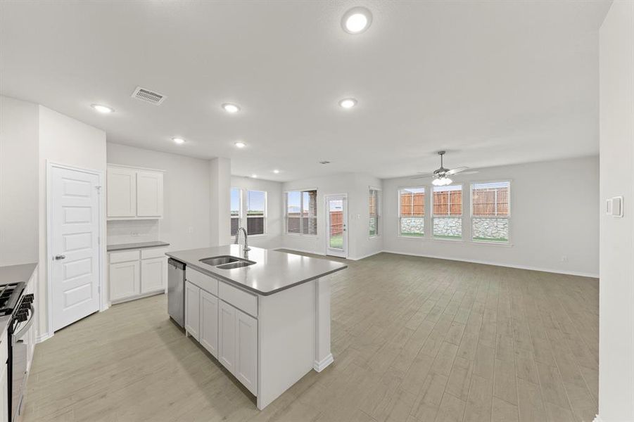 09. 118 Van Horn - Kitchen (5) 09. 118 Van Horn - Kitchen (5)