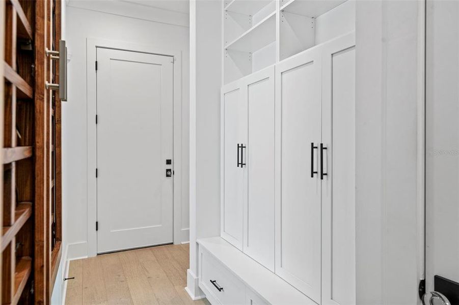 Spacious, unfurnished interior of a new home in , Tampa (Image 25).