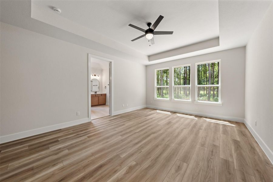 Spacious, unfurnished interior of a new home in Deer Pines, Conroe (Image 24).