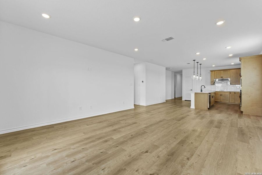 Spacious, unfurnished interior of a new home in Dove Song, Marion (Image 30).