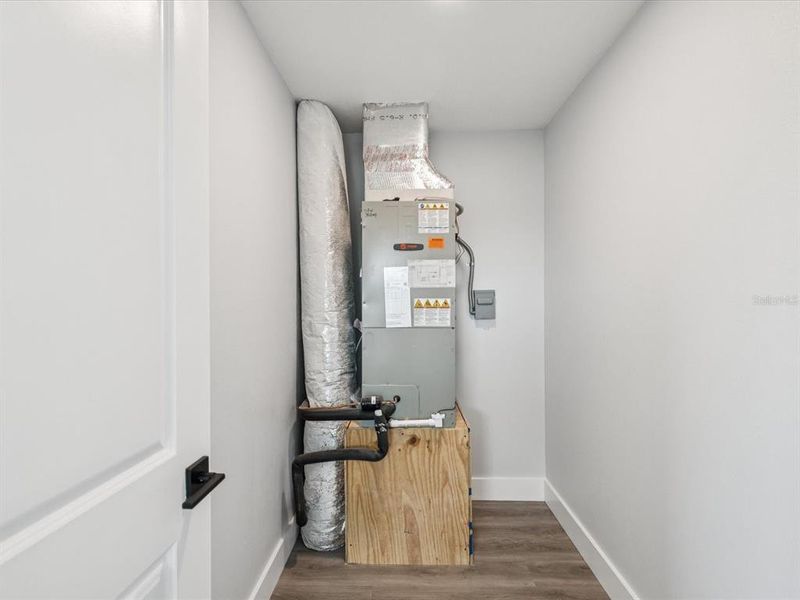 Sample of building materials used in homes in , New Port Richey (Image 20).