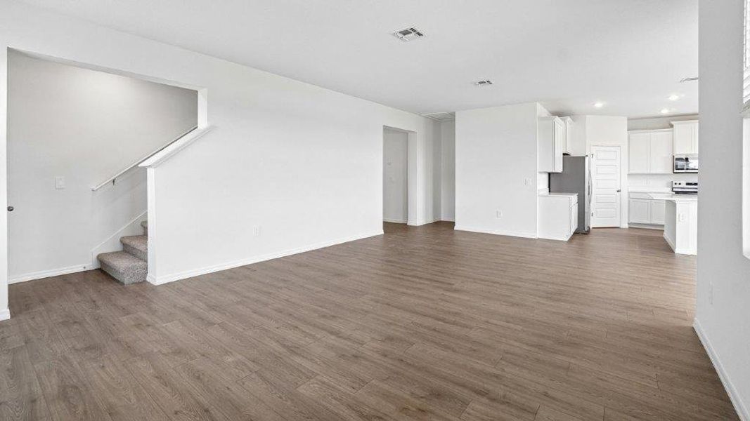 Representative unfurnished interior of a home built from the THE McKENNA by D.R. Horton in Summerlin at Hawthorne Ranch, Lakeland (Image 24).