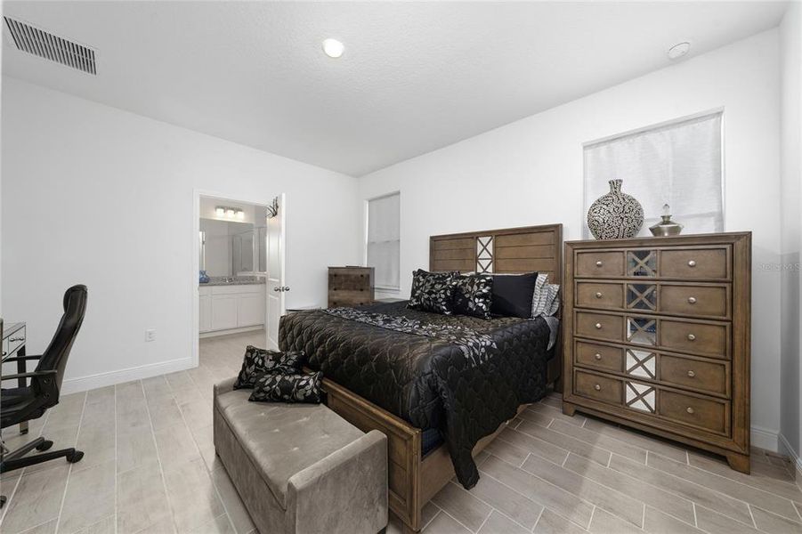 Furnished interior view inside a new home in , Minneola (Image 5).