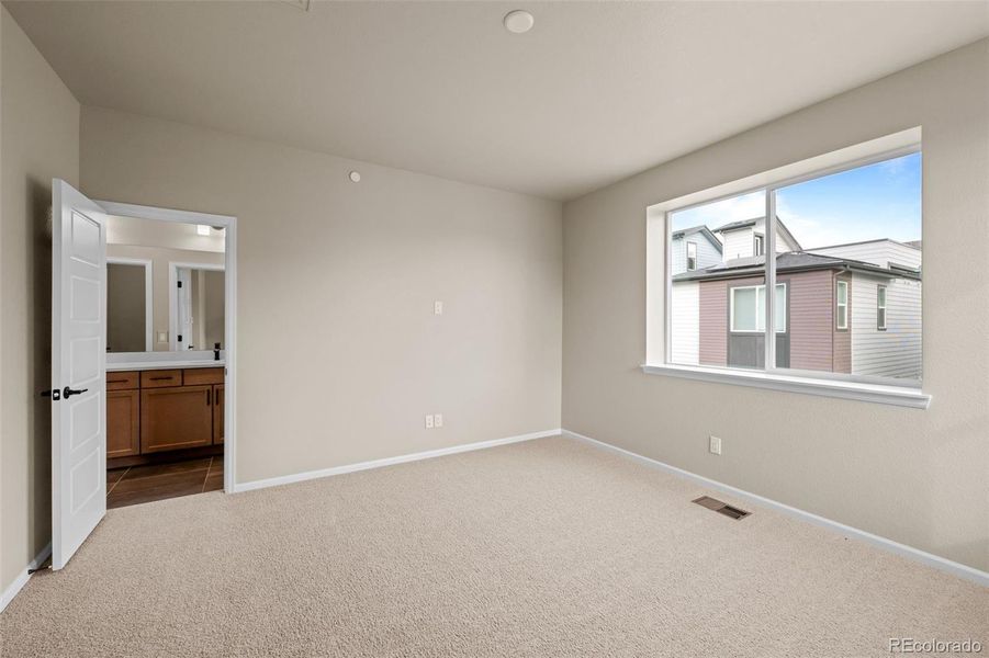 Spacious, unfurnished interior of a new home in Baseline, Broomfield (Image 25).