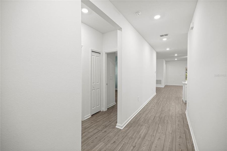 Spacious, unfurnished interior of a new home in , Ocala (Image 8).