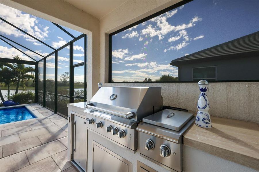 Exterior details and patio area of a home in , Bradenton (Image 27).