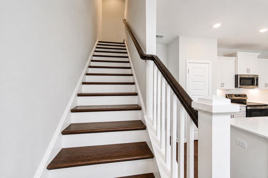 Spacious, unfurnished interior of a new home in , Summerville (Image 22).