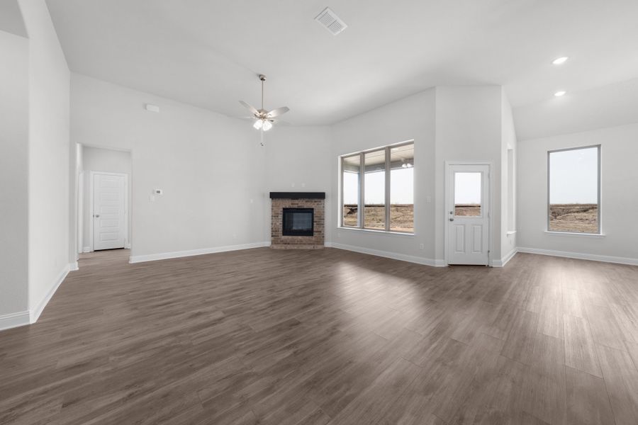 Spacious, unfurnished interior of a new home in Berkshire Estates, Mesquite (Image 23).
