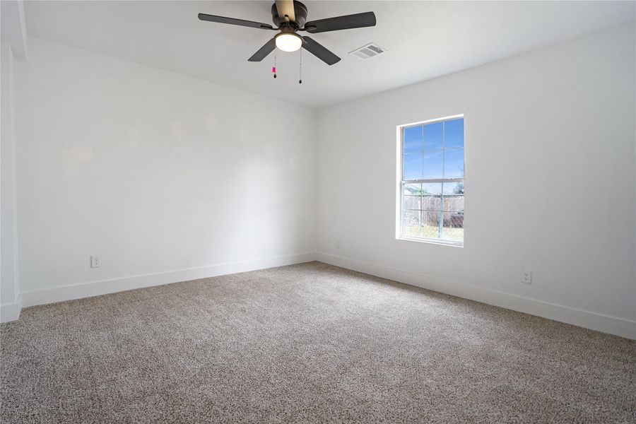 Spacious, unfurnished interior of a new home in , Houston (Image 7).