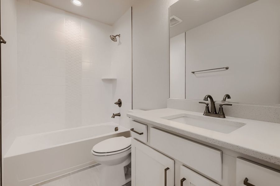 7935 Schoolhouse - Full Bathroom