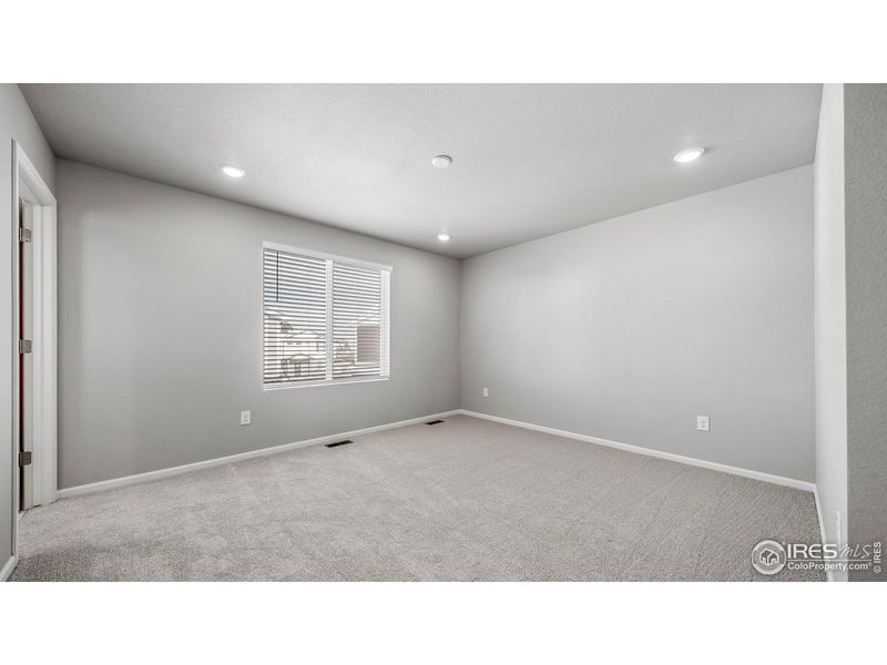 Spacious, unfurnished interior of a new home in , Johnstown (Image 20).