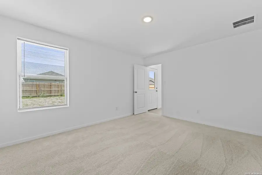 Spacious, unfurnished interior of a new home in Higdon Crossing, San Antonio (Image 24). Spacious, unfurnished interior of a new home in Higdon Crossing, San Antonio (Image 24).