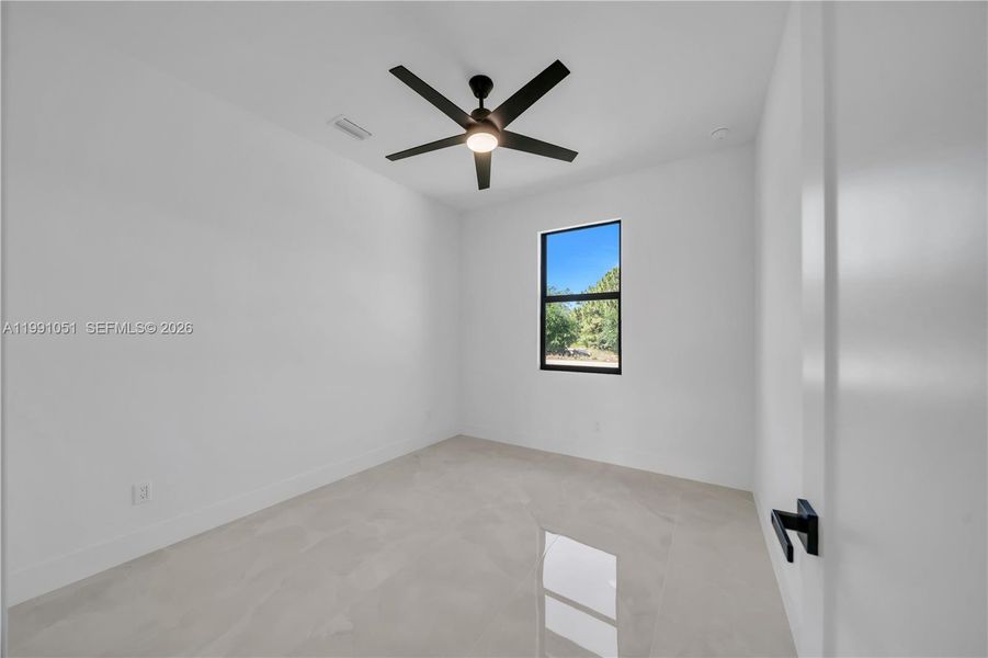 Spacious, unfurnished interior of a new home in , Lehigh Acres (Image 22).