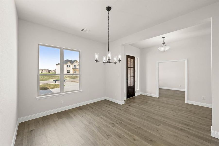 951 Richard Pittmon- Dining Room-1 951 Richard Pittmon- Dining Room-1