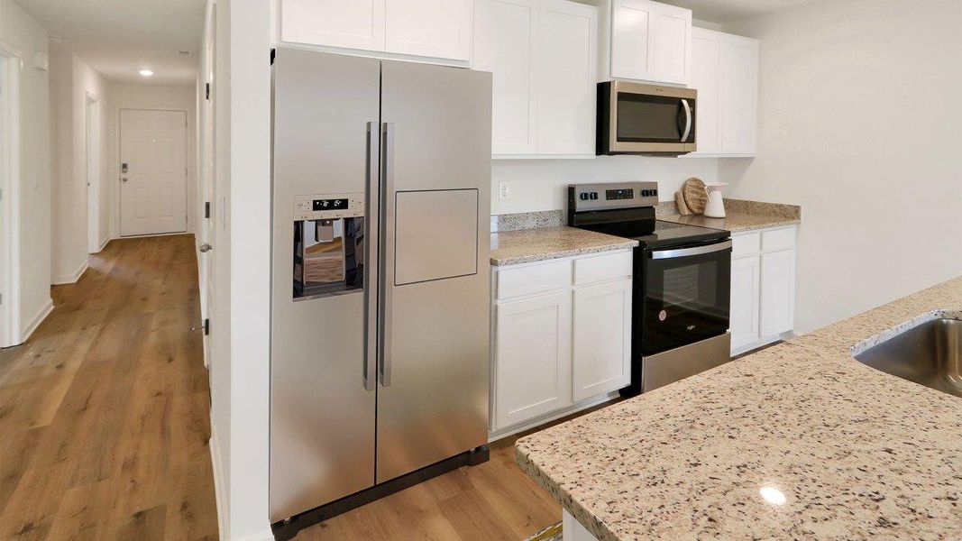 Furnished interior view inside a new home in Liberty, Panama City (Image 8).