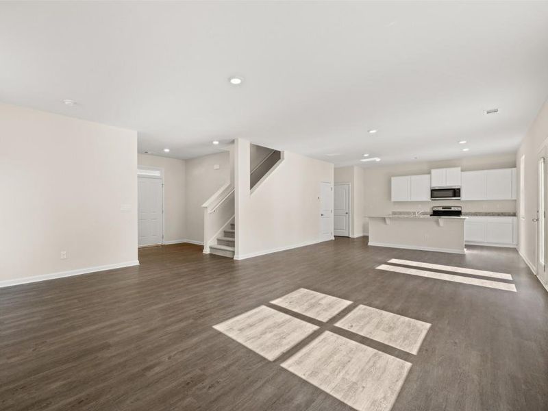 Spacious, unfurnished interior of a new home in Oaks at Cedar Grove, Fairburn (Image 13).