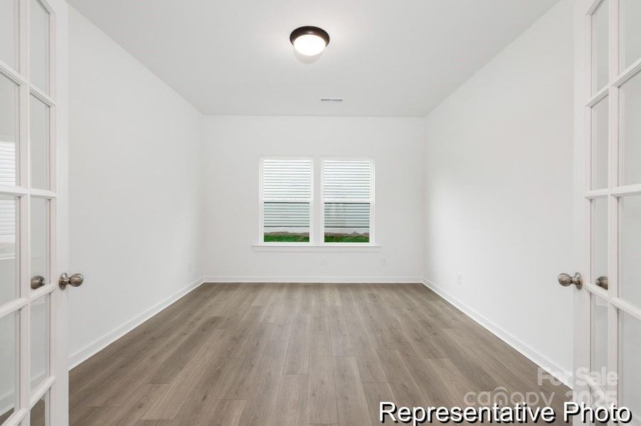 Spacious, unfurnished interior of a new home in Beaver Creek, Statesville (Image 17).