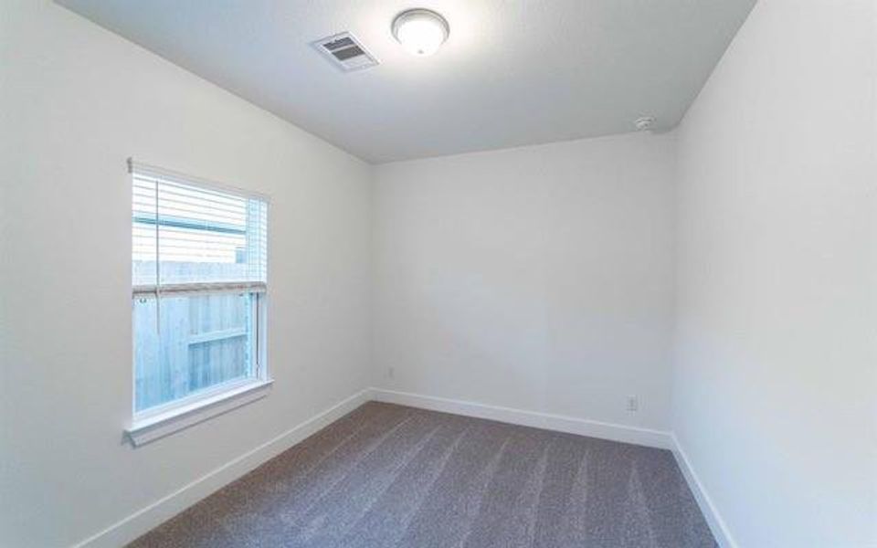 Spacious, unfurnished interior of a new home in River Ranch Meadows, Dayton (Image 9).