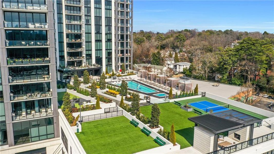 Condo located in Atlanta, GA showcasing its design and architecture (Image 24). Condo located in Atlanta, GA showcasing its design and architecture (Image 24).