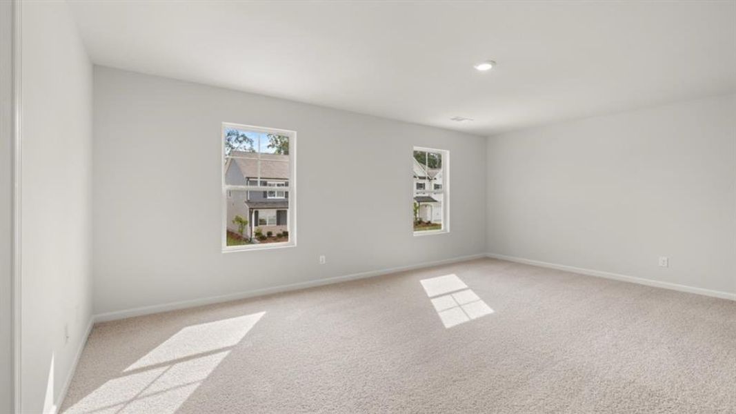 Spacious, unfurnished interior of a new home in , Union City (Image 19).
