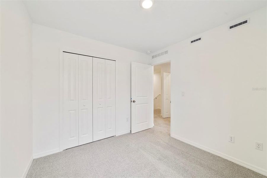 Spacious, unfurnished interior of a new home in Towns at Greenleaf, Oviedo (Image 25).