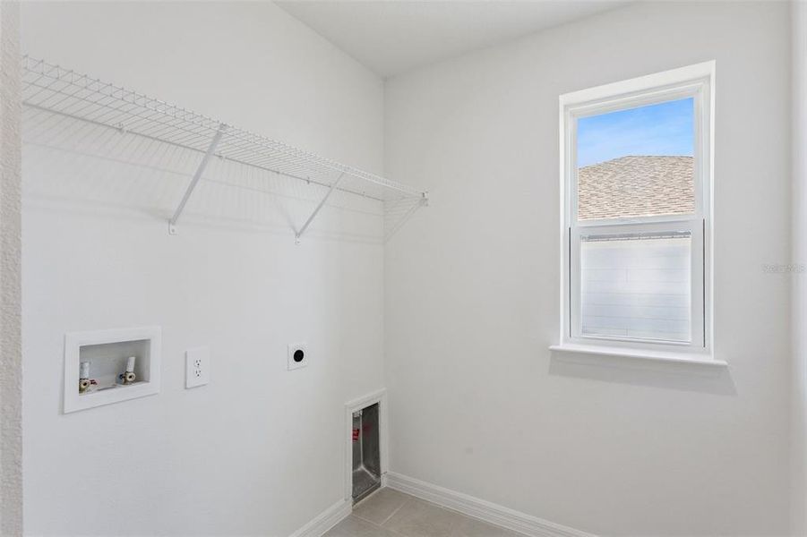 Spacious, unfurnished interior of a new home in Estes Reserve, Eustis (Image 23).