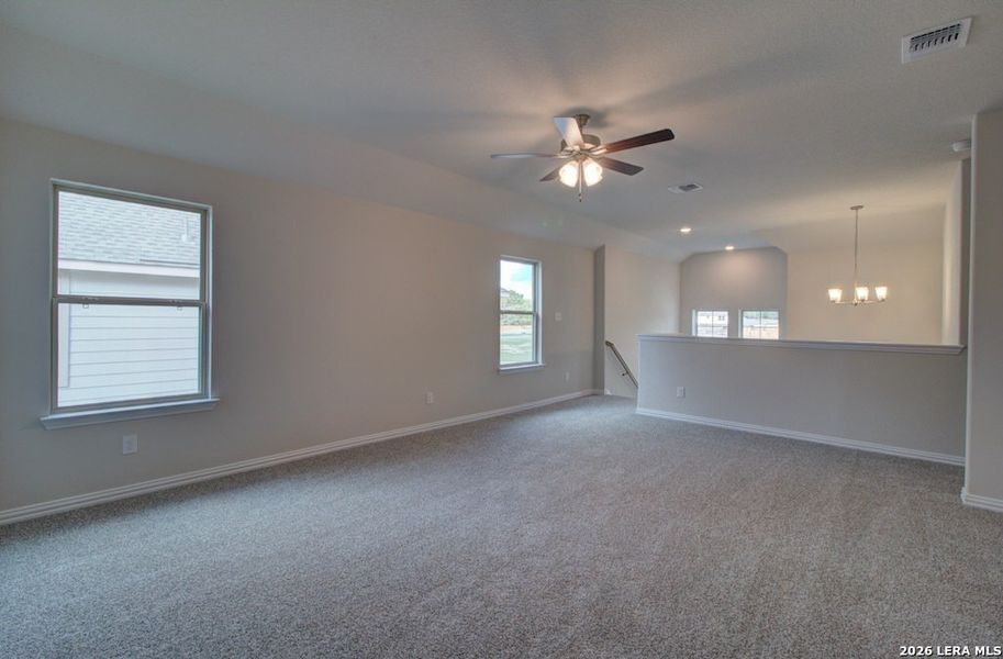 Spacious, unfurnished interior of a new home in Stream Waters, Seguin (Image 10).