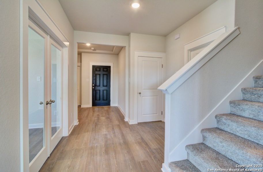 Spacious, unfurnished interior of a new home in Westridge, San Antonio (Image 21).