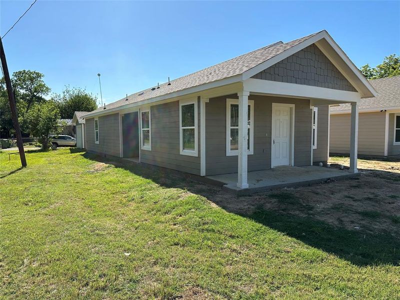 Front exterior of a new home in , Mineral Wells, TX, highlighting curb appeal (Image 1). Front exterior of a new home in , Mineral Wells, TX, highlighting curb appeal (Image 1).