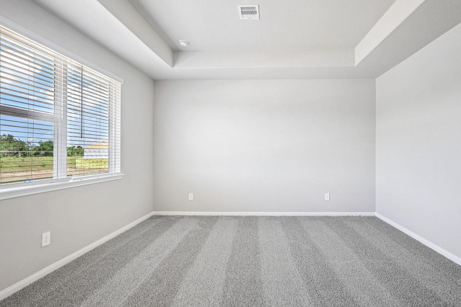 Spacious, unfurnished interior of a new home in Kemah Crossing - Luxe Series, Kemah (Image 31).
