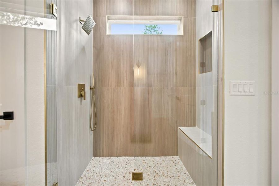 Close-up of interior finishes inside a home in , Dunnellon (Image 16).