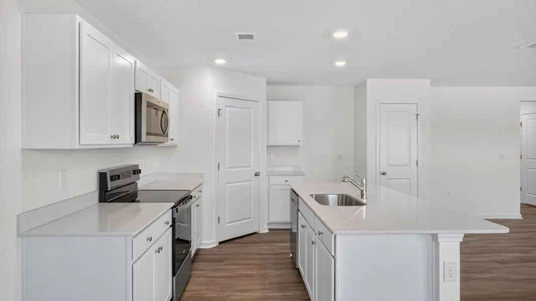 Furnished interior view inside a new home in Willow Mill, Thomasville (Image 6).