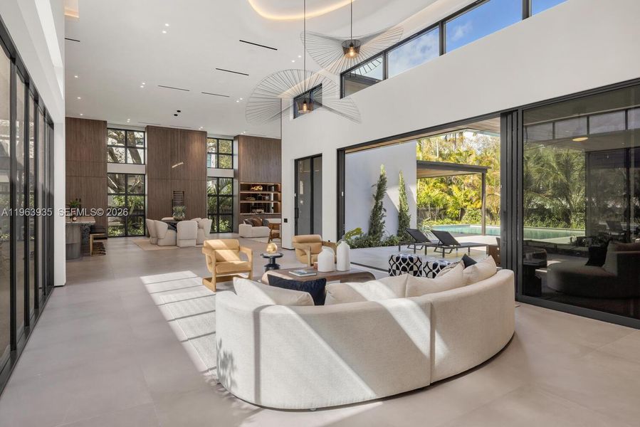 Community amenities in , Miami Shores (Image 48).