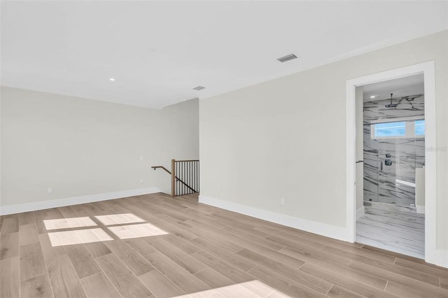 Spacious, unfurnished interior of a new home in , St. Petersburg (Image 47).