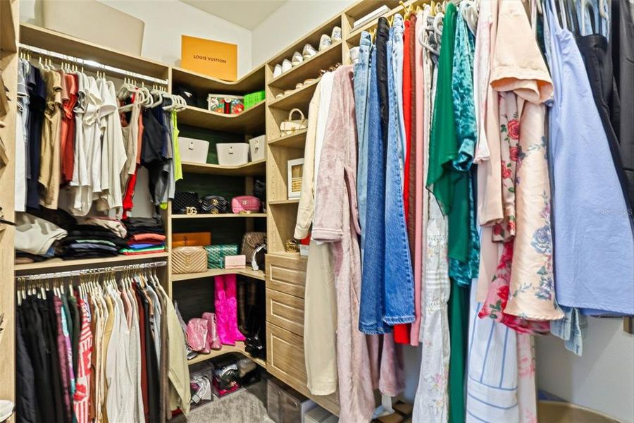 Close-up of interior finishes inside a home in , Lutz (Image 23).
