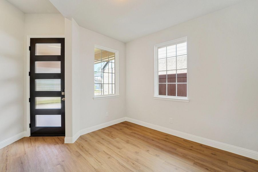 Spacious, unfurnished interior of a new home in Evergreen 40', Conroe (Image 26).
