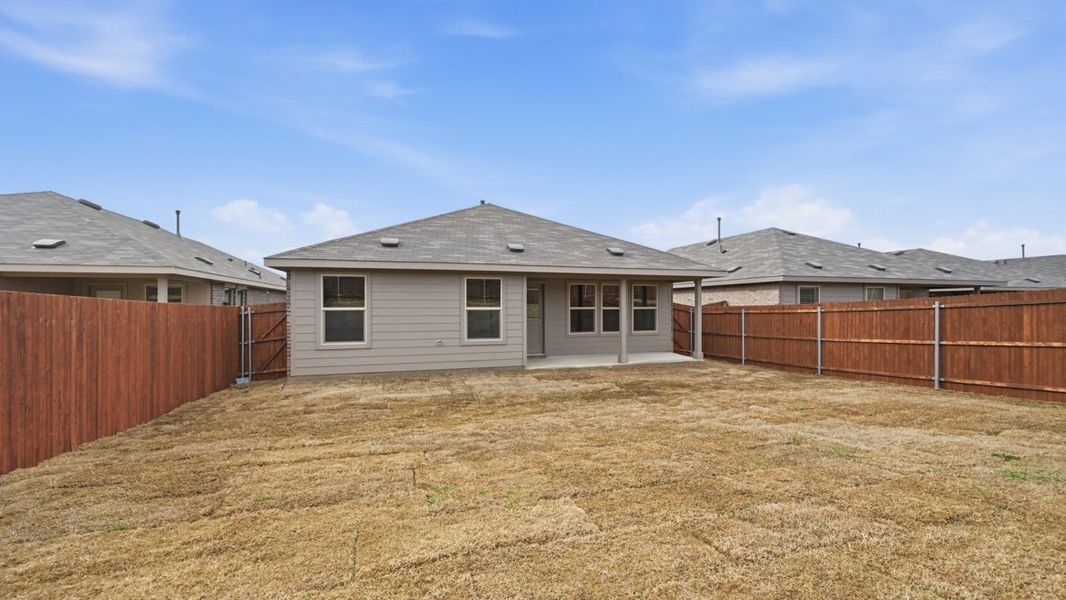Representative exterior details of a home built from the Easton by D.R. Horton in Hickory Grove, Krum (Image 23).
