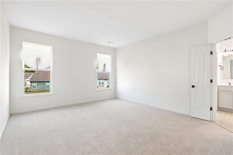 Spacious, unfurnished interior of a new home in Poplar Place, Dallas (Image 42).