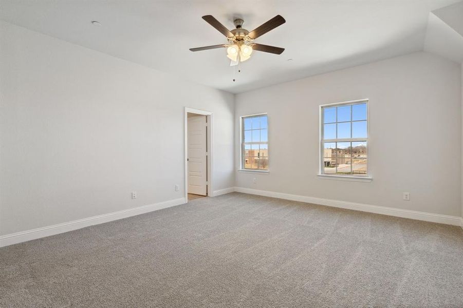 Spacious, unfurnished interior of a new home in , Watauga (Image 12).