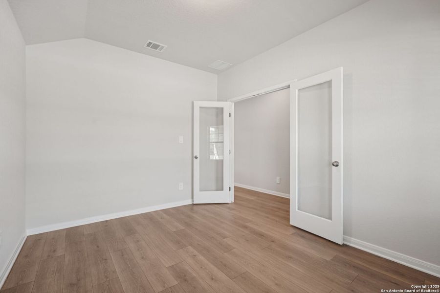 Spacious, unfurnished interior of a new home in Royal Crest, San Antonio (Image 36). Spacious, unfurnished interior of a new home in Royal Crest, San Antonio (Image 36).