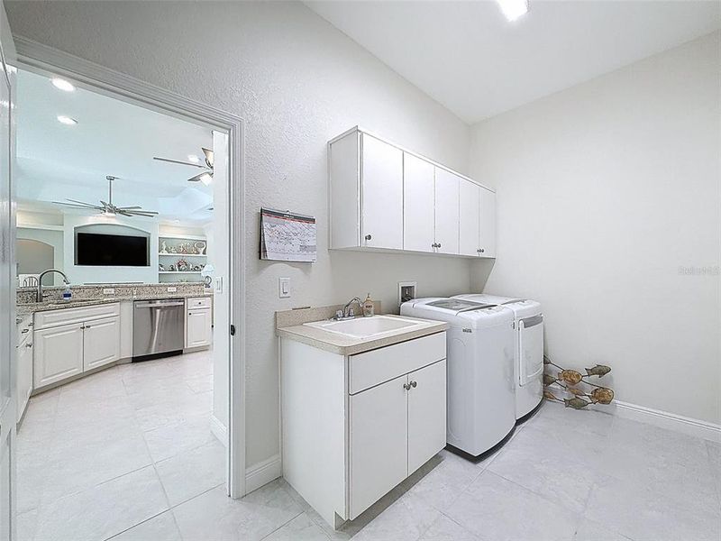 Furnished interior view inside a new home in , Spring Hill (Image 32).