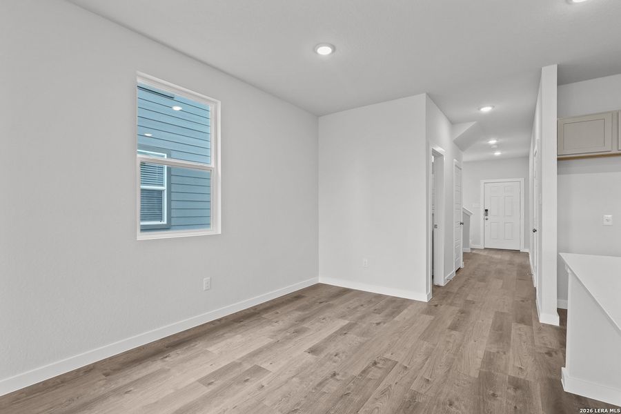 Spacious, unfurnished interior of a new home in Spring Creek, San Antonio (Image 30).