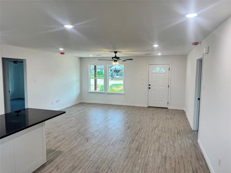 Image 7 of a home in Thomas Len Estates. Image 7 of a home in Thomas Len Estates.