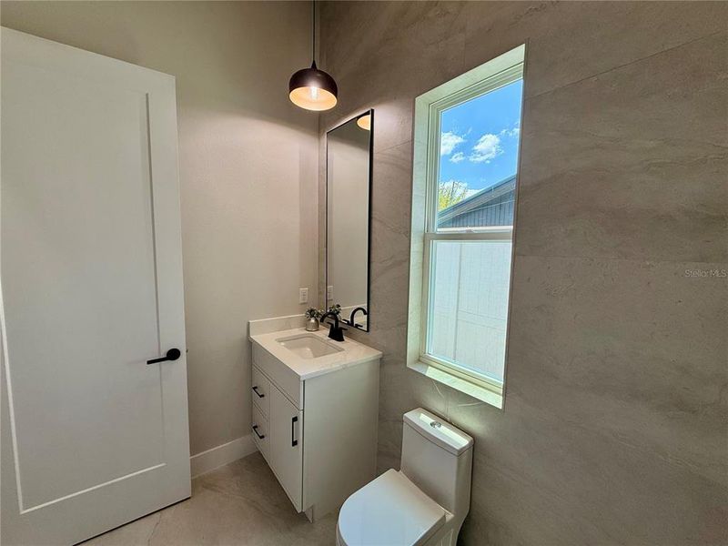 Furnished interior view inside a new home in , Orlando (Image 44).