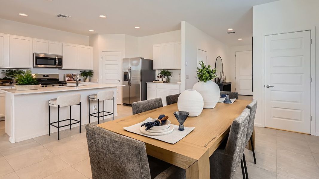 3059 Pacifica Dining 1of2 F1