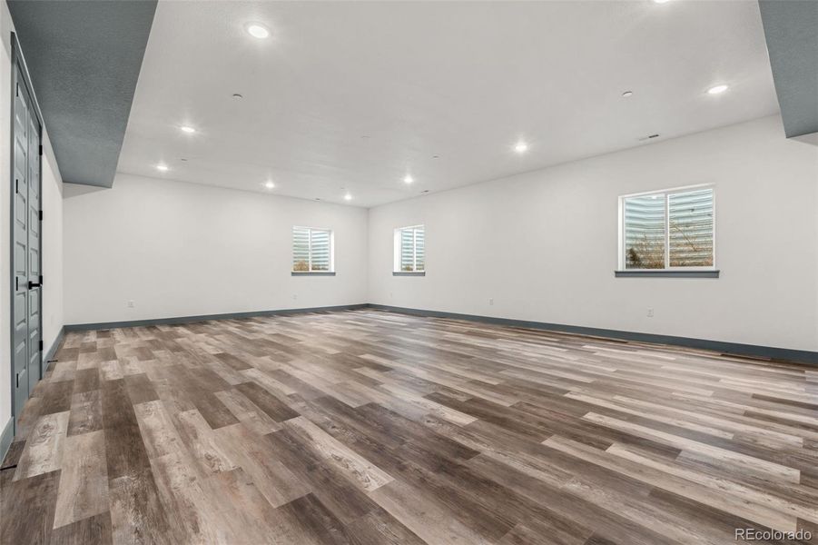 Spacious, unfurnished interior of a new home in , Strasburg (Image 16).