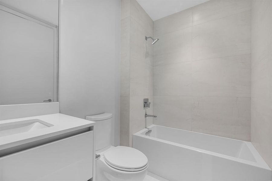 Ensuite Bathroom #3 Ensuite Bathroom #3