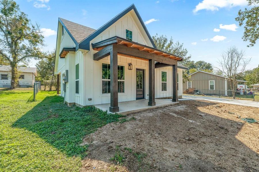 Exterior details and patio area of a home in , Stephenville (Image 15).