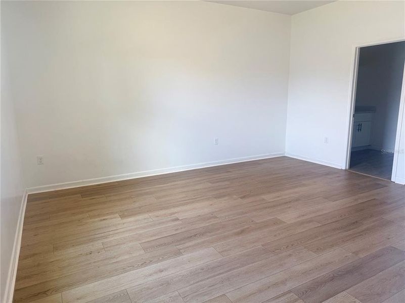 Spacious, unfurnished interior of a new home in , Ocala (Image 13).