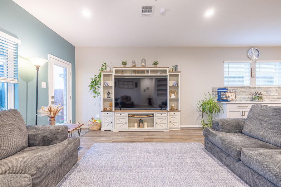 Furnished interior view inside a new home in River Ranch Meadows, Dayton (Image 30). Furnished interior view inside a new home in River Ranch Meadows, Dayton (Image 30).